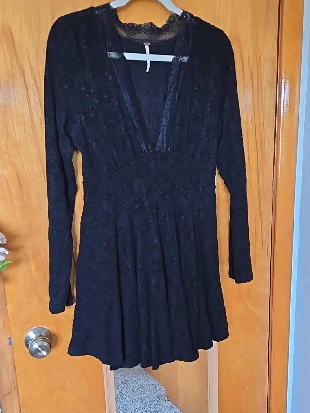 Free People Black Lace Long-Sleeve V-Neck Skater Dress Size M